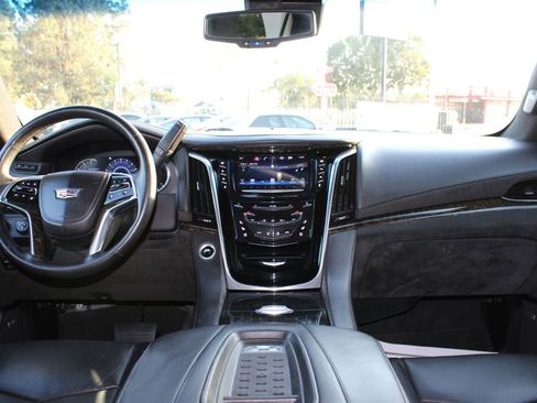 Used 2016 Cadillac Escalade Platinum AWD/4WD image 24