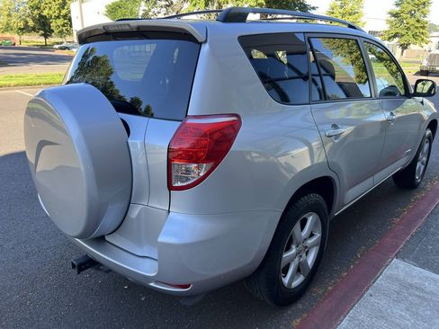 Used 2007 Toyota RAV4 Limited FWD image 3