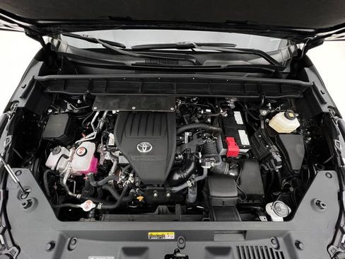 Used 2024 Toyota Highlander XLE image 25