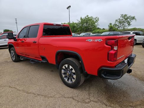 Used 2024 Chevrolet Silverado 2500 Custom w/ Custom Convenience Package AWD/4WD image 4