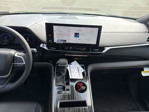 New 2026 Toyota Sienna XLE Woodland Edition AWD/4WD image 20