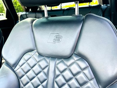 Used 2019 Audi SQ5 Premium Plus w/ Premium Plus Package image 16