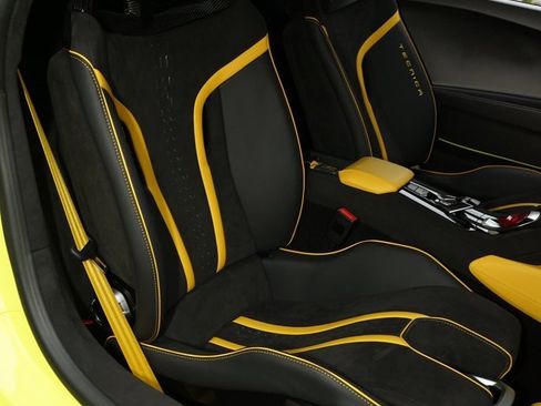 Used 2024 Lamborghini Huracan Tecnica image 11