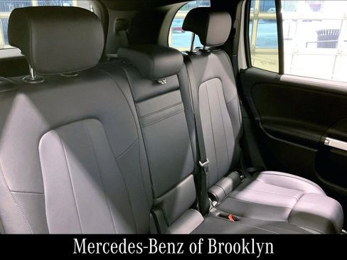 Used 2021 Mercedes-Benz GLB 250 GLB 250 image 23