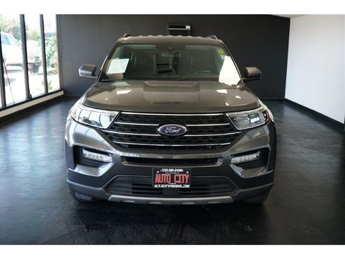 Used 2020 Ford Explorer XLT w/ Equipment Group 202A AWD/4WD image 2
