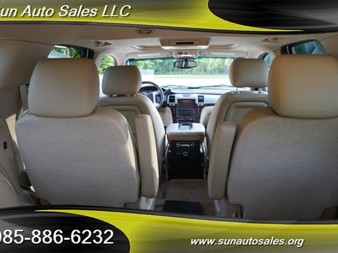 Used 2014 Cadillac Escalade Premium RWD image 19