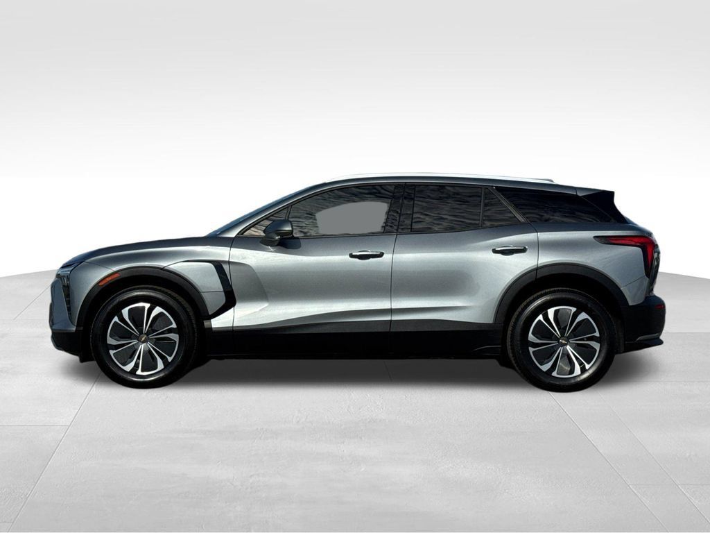 Used 2024 Chevrolet Blazer EV LT AWD/4WD image 2