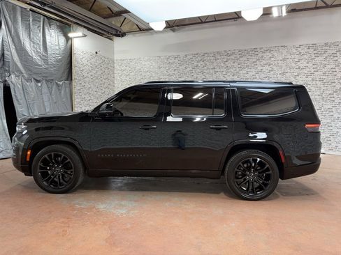 Used 2022 Jeep Grand Wagoneer Series II image 4