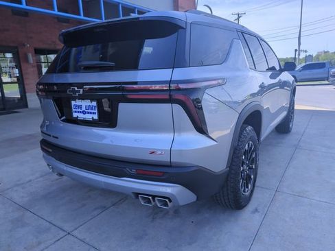 Used 2026 Chevrolet Traverse Z71 w/ LPO, Floor Liner Package AWD/4WD image 8