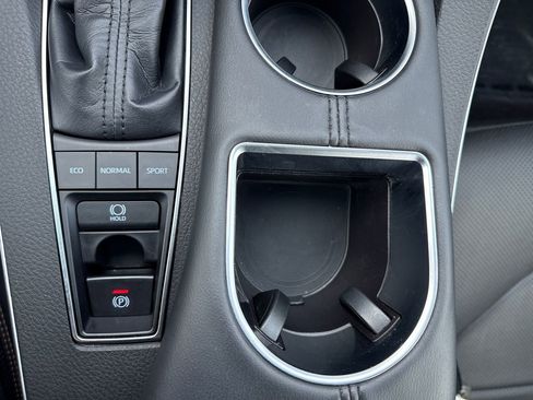 Used 2021 Toyota Avalon XSE image 22