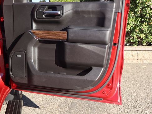 Used 2022 Chevrolet Silverado 1500 High Country w/ Technology Package image 47