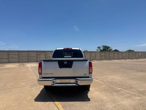 Used 2017 Nissan Frontier SV RWD image 19