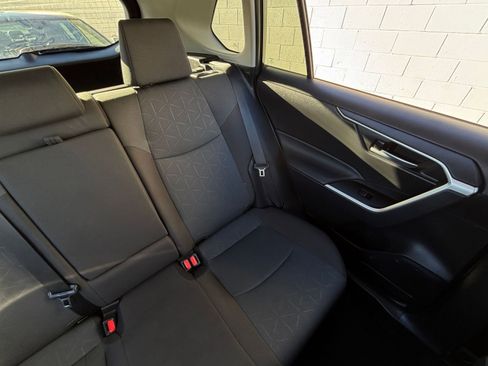 Used 2025 Toyota RAV4 XLE image 37