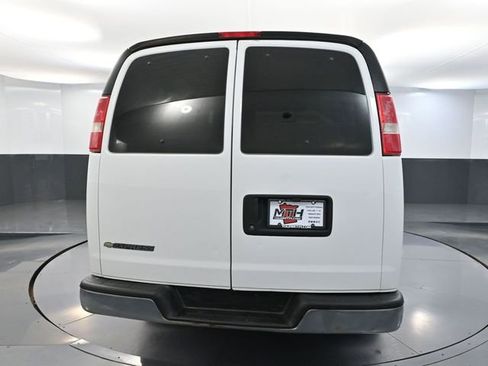 Used 2017 Chevrolet Express 3500 LT w/ LT Preferred Equipment Group image 7