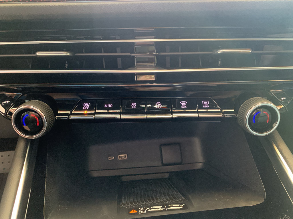 New 2026 Chevrolet Traverse RS w/ LPO, Floor Liner Package FWD image 24