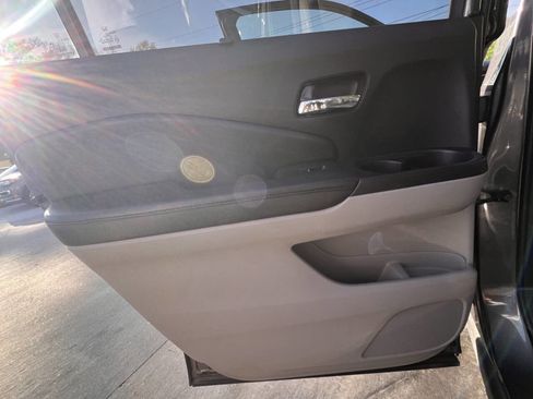 Used 2016 Honda Pilot Touring image 17