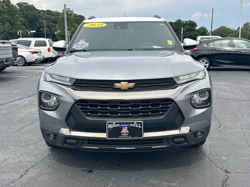 Used 2023 Chevrolet TrailBlazer ACTIV w/ Sun and Liftgate Package FWD image 3