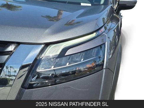 Used 2025 Nissan Pathfinder SL w/ SL Premium Package FWD image 10