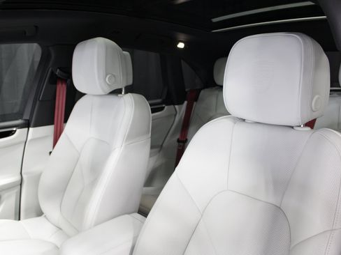 New 2026 Porsche Macan S image 5