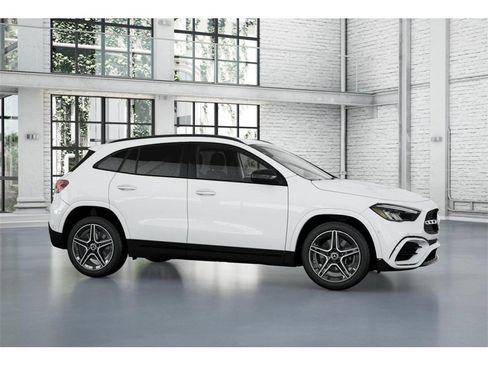 New 2025 Mercedes-Benz GLA 250 4MATIC image 14
