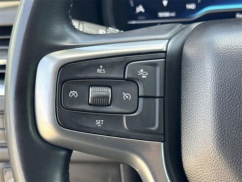 Used 2023 Chevrolet Suburban Z71 image 35