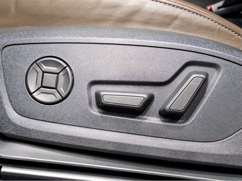 Used 2025 Audi Q6 e-tron Premium Plus w/ Premium Plus RWD image 6
