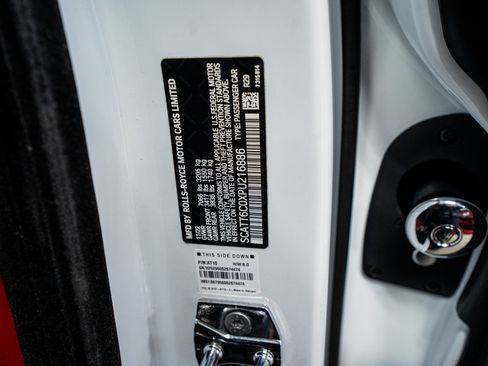 Used 2023 Rolls-Royce Phantom Sedan image 86