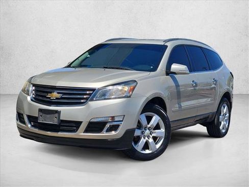 Certified 2016 Chevrolet Traverse LT w/ Style and Technology Package FWD image 4