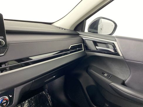 Used 2024 Mitsubishi Outlander SE image 23