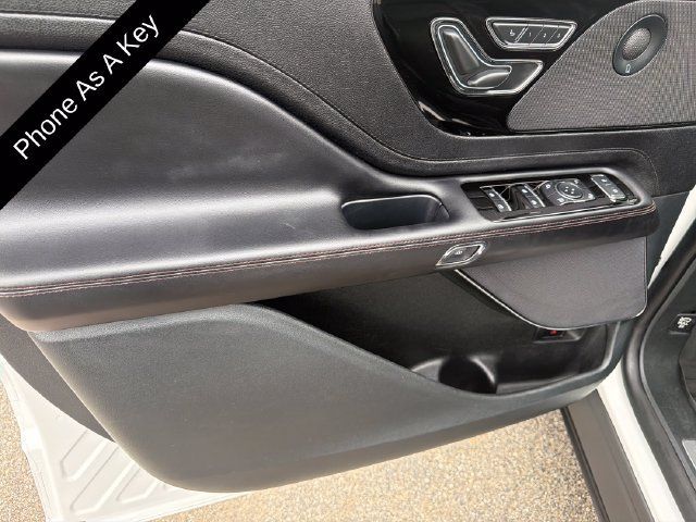 Used 2023 Lincoln Aviator Reserve w/ Equipment Group 201A AWD/4WD image 13
