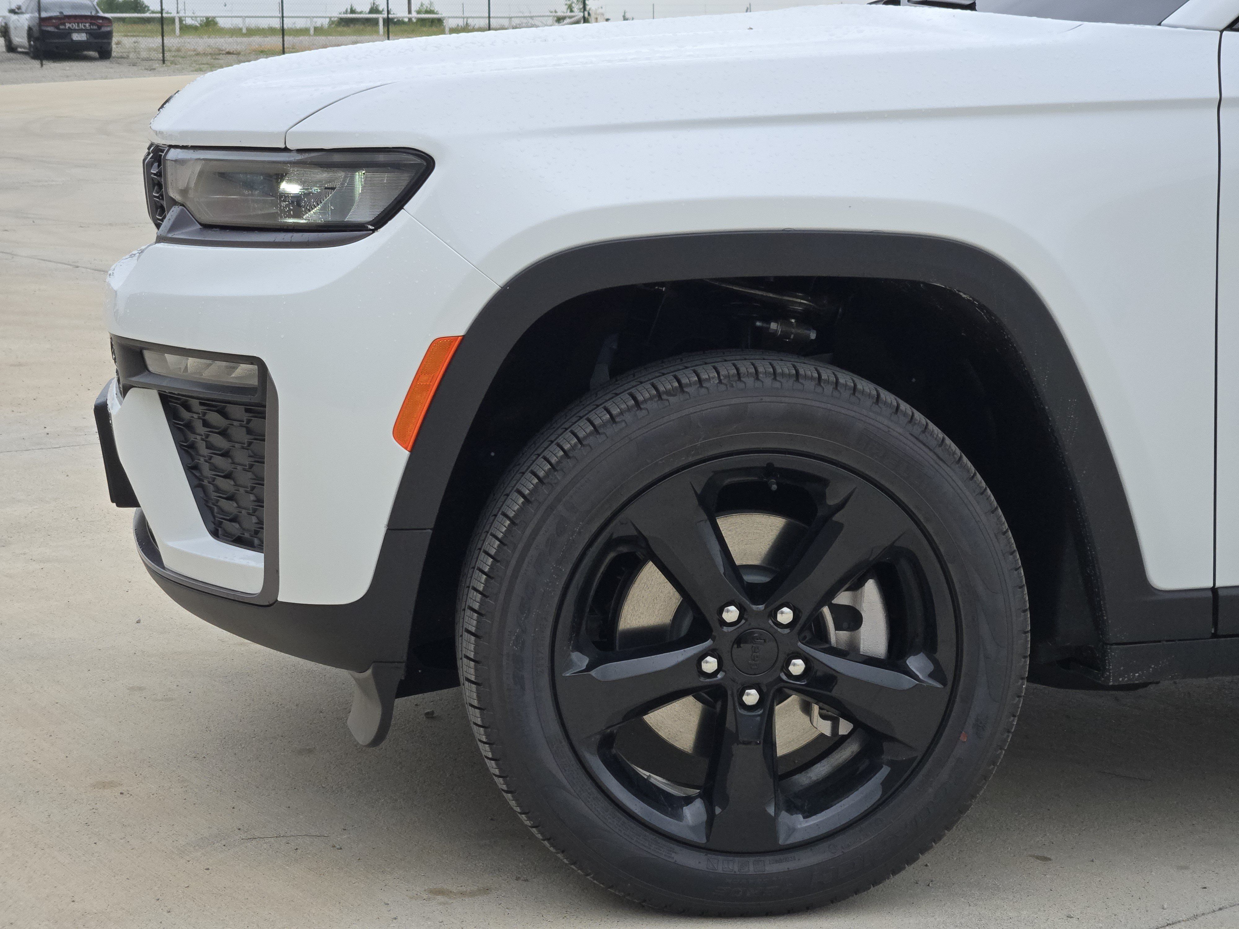 New 2026 Jeep Grand Cherokee L Limited w/ Limited Altitude Package AWD/4WD image 6