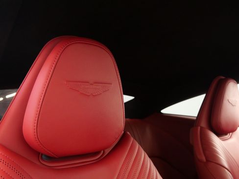 Used 2023 Aston Martin DB11 Coupe RWD image 18