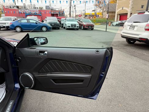 Used 2012 Ford Mustang Premium image 37