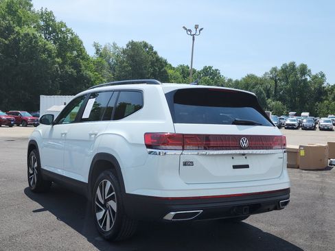 Used 2024 Volkswagen Atlas SE AWD/4WD image 3