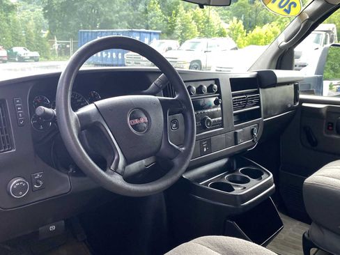 Used 2015 GMC Savana 3500 RWD image 6
