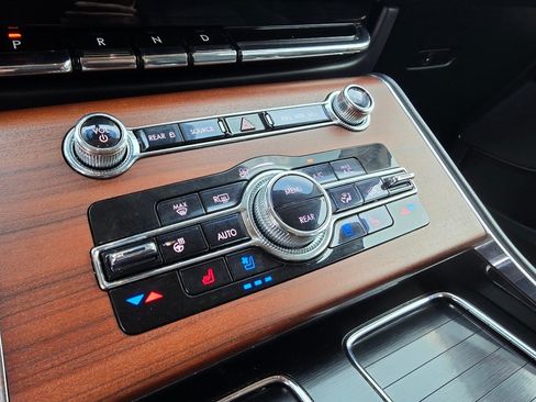 Used 2022 Lincoln Aviator Reserve w/ Equipment Group 201A AWD/4WD image 19