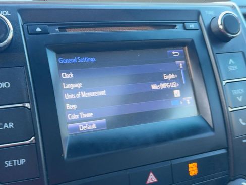 Used 2017 Toyota Camry SE image 24