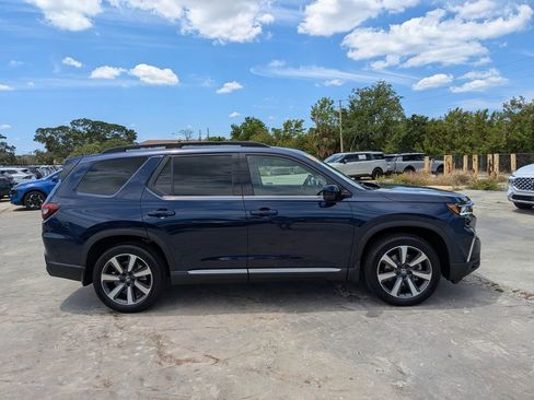 Used 2025 Honda Pilot Touring image 9