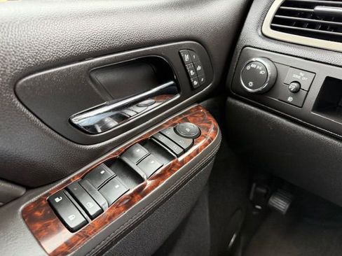 Used 2013 GMC Yukon XL Denali image 11