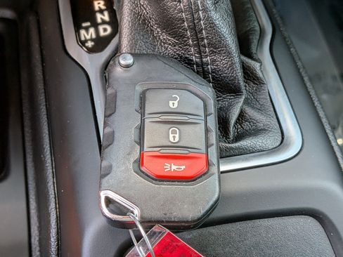 Used 2024 Jeep Wrangler Unlimited Sport AWD/4WD image 33