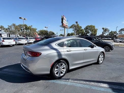 Used 2015 Chrysler 200 Limited w/ Convenience Group image 4