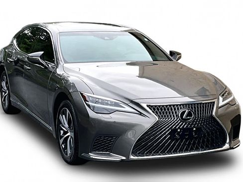 Used 2022 Lexus LS 500 AWD w/ Accessory Package (Z2) image 3
