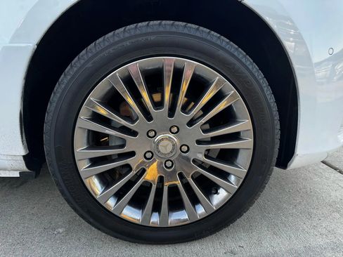 Used 2017 Mercedes-Benz Metris Passenger image 17