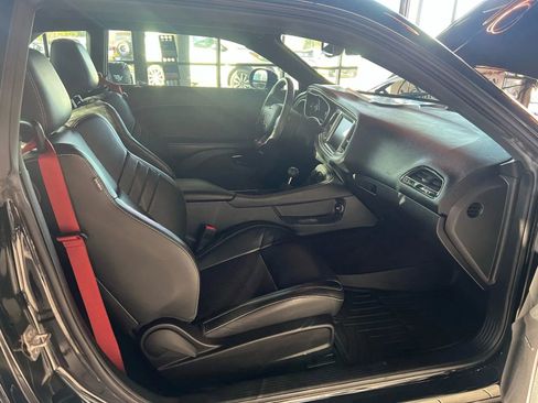 Used 2016 Dodge Challenger SRT Hellcat image 25