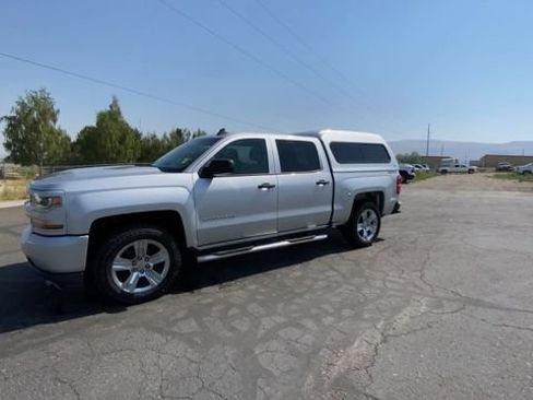 Used 2018 Chevrolet Silverado 1500 Custom w/ Custom Value Package AWD/4WD image 4