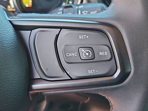 Used 2023 Jeep Wrangler Unlimited w/ Convenience Group image 25