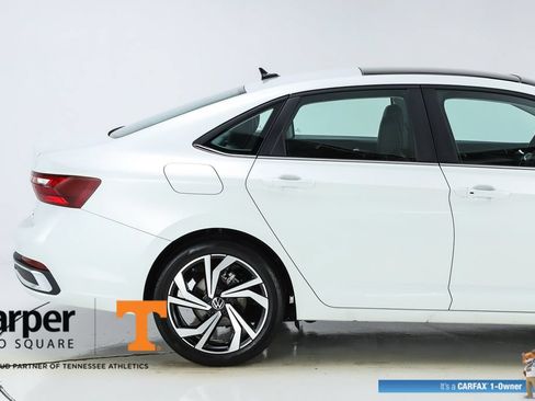 Used 2025 Volkswagen Jetta SEL FWD image 11