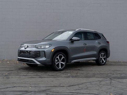 New 2026 Volkswagen Tiguan SE image 1