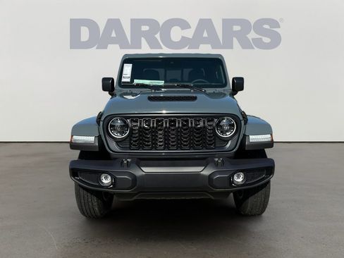 New 2025 Jeep Gladiator Sport image 2