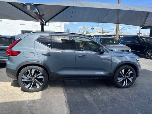 Used 2023 Volvo XC40 B5 Plus w/ Climate Package AWD/4WD image 4